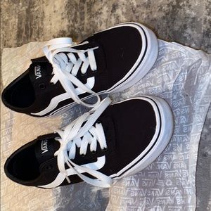 Vans, black/white W size 8 fairly new.